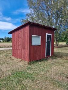Happy Farm Little Cabin