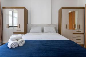 Ipanema tower modern flat at Ipanema beach