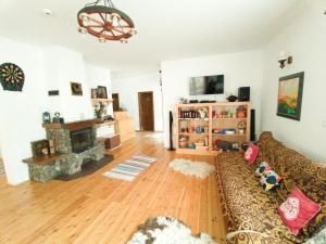 Pensiune agroturistica Casa cu Povesti Rau Sadului