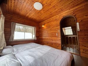 Lalas Riverside Cabin