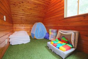 Lalas Riverside Cabin