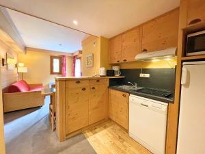 Les Menuires: 2 pièces pour 4 personnes, 34m², cuisine équipée, proche remontées mécaniques - FR-1-452-89