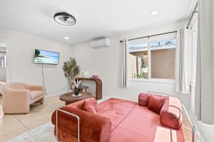 20 percent OFF Fully Furnished 2BR in Prime Tustin
