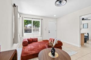 20 percent OFF Fully Furnished 2BR in Prime Tustin