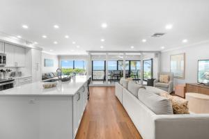 Kings Crown 117 condo