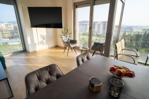 FAVEHOME Apartment Sea View Pool Parking 2 Bedrooms Near Beach