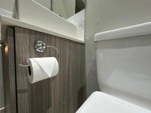 Serene Studio - Steps away Rosebank Mall