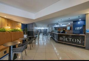 Serene Studio - Steps away Rosebank Mall