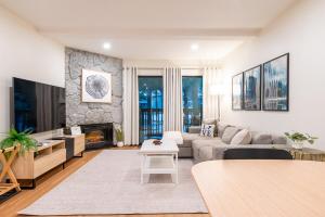 Lux Retreat, Covered Parking, Walk to Golf - Ubytování bez kategorie ve městě Mammoth Lakes