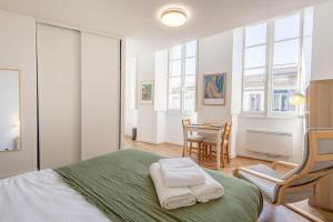 2 Studios 30 et 20 m2 proche parc et Tram D Le Bouscat tres lumineux