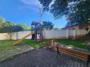 C192 Lindo apartamento de duas suítes na praia Cachoeira