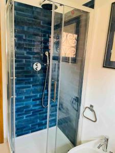 Stunning new house with amazing sea view and pool