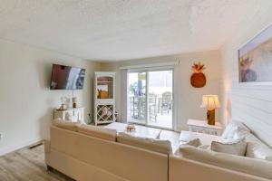 Steps to Rehoboth Bay Marina! Condo w Pool Access