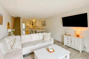 Steps to Rehoboth Bay Marina! Condo w Pool Access