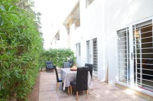 Apartment with large terrace and pool