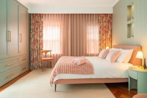 Ultra Lux Barbie Dream Escape CBD Harbourside View