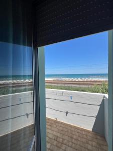 vistamare con terrazzi, giardino e parcheggio