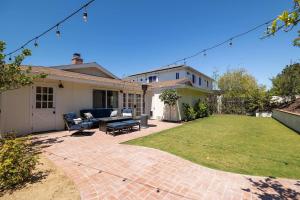 10 min to Beach Central Villa