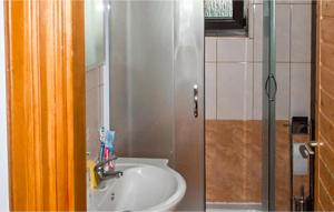 Cozy Home In Kuterevo With Wifi