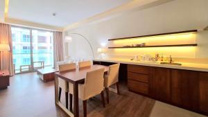 2 Bedroom Apartment by the beach Da Nang
