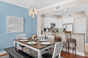 Azure 421 - Ocean Views & Free Beach Service