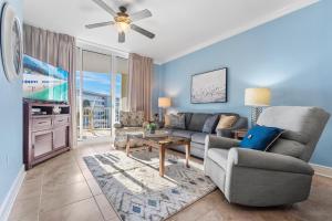 Azure 422 - Ocean Views & Free Beach Service!