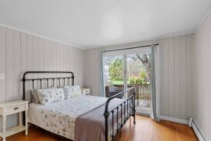 Charming Kennebunk Cape - Walk to Dock Square!