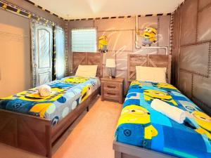 Lazy River Getaway with BBQ & Pool at Windsor