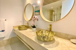 Caribbean OceanView 1Bdrm Beachfront Apartment