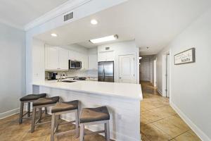 Azure 516 - Beachfront Luxury & Free Beach Service Included!