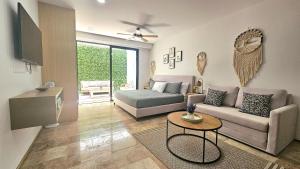 New Luxury Studio in the City Center