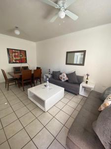 Bonita Casa Centrica a 10 min del malecon