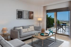 2-Bedroom Sea View Apartment in Benahavis