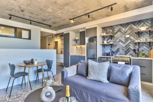 Secure building, Wifi, central, Promenade central!