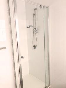 Light and Bright 2-bedroom Townhouse with Patio