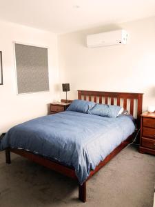 Light and Bright 2-bedroom Townhouse with Patio