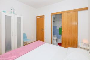 Apartments by the sea Sparadici, Sibenik - 24300