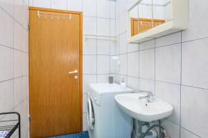 Apartments by the sea Sparadici, Sibenik - 24300