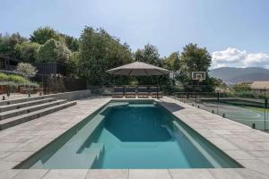 The Alpine House Pool Sauna and Basketball Court