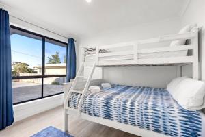 Pipers Spot - Pet Friendly - Fireplace with Swimming Pool