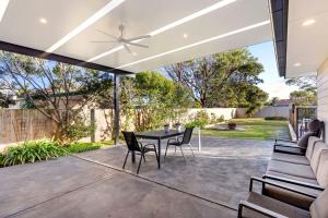 Pipers Spot - Pet Friendly - Fireplace with Swimming Pool