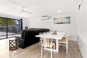 Pipers Spot - Pet Friendly - Fireplace with Swimming Pool