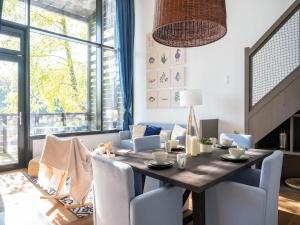 Waterside Elegance Sky Pad