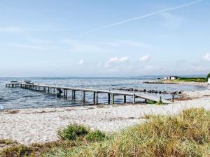 4 person holiday home in Ebeltoft-By Traum