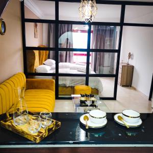 Moderne Appartement au plein Centre-Ville en Face Hilton & la Gare de Train TGV avec climatisation N2