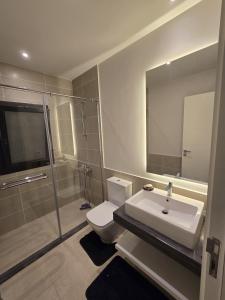 Villa at Cyan Ring with infinity pool at lagoon