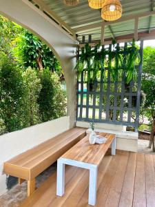 Rock Reef Minimal Home