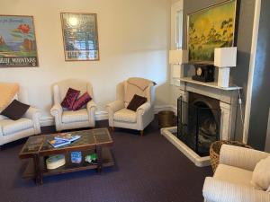 The Rooster Restaurant and Jamison Guesthouse