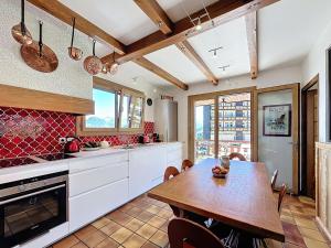 Chalet pour 15 pers, proche pistes, parking inclus - FR-1-267-313