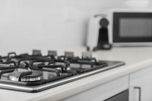 Stylish 2-Bed Home Steps from Henley Beach